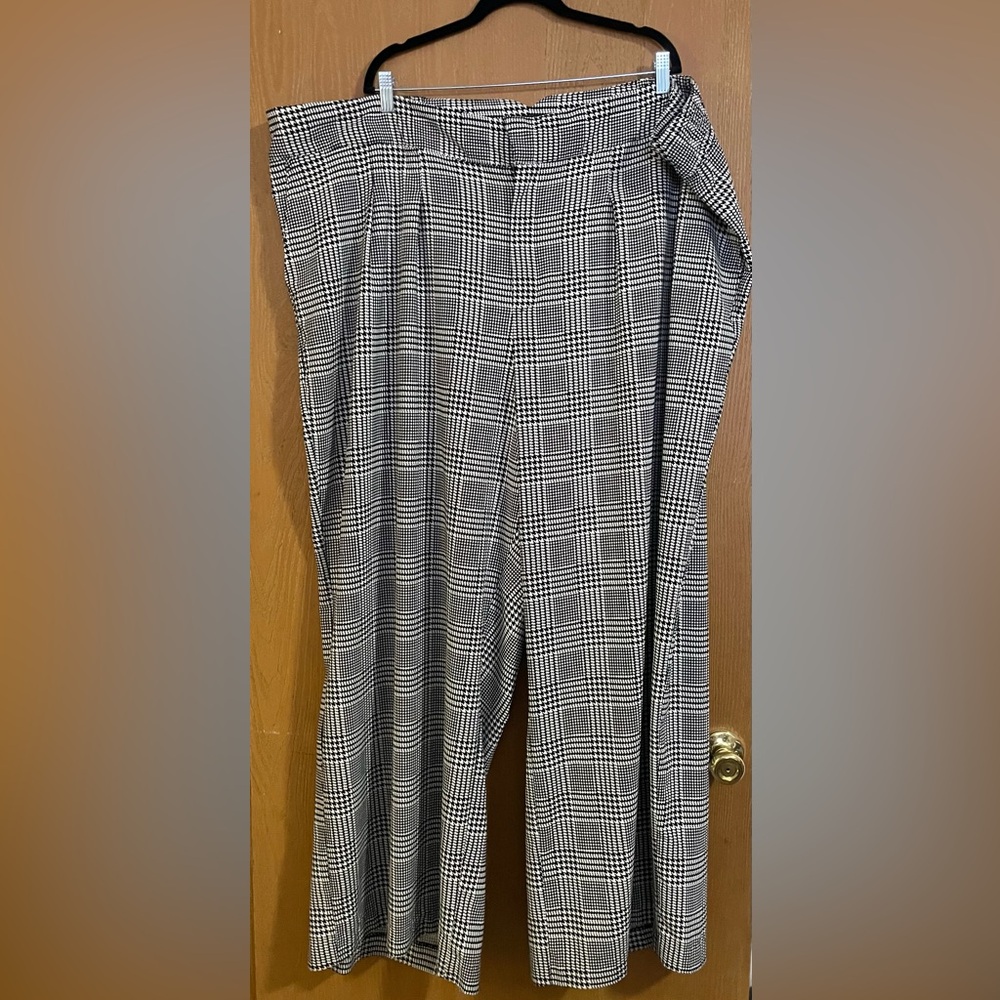 Torrid wide leg houndstooth pattern Plus Size 30W